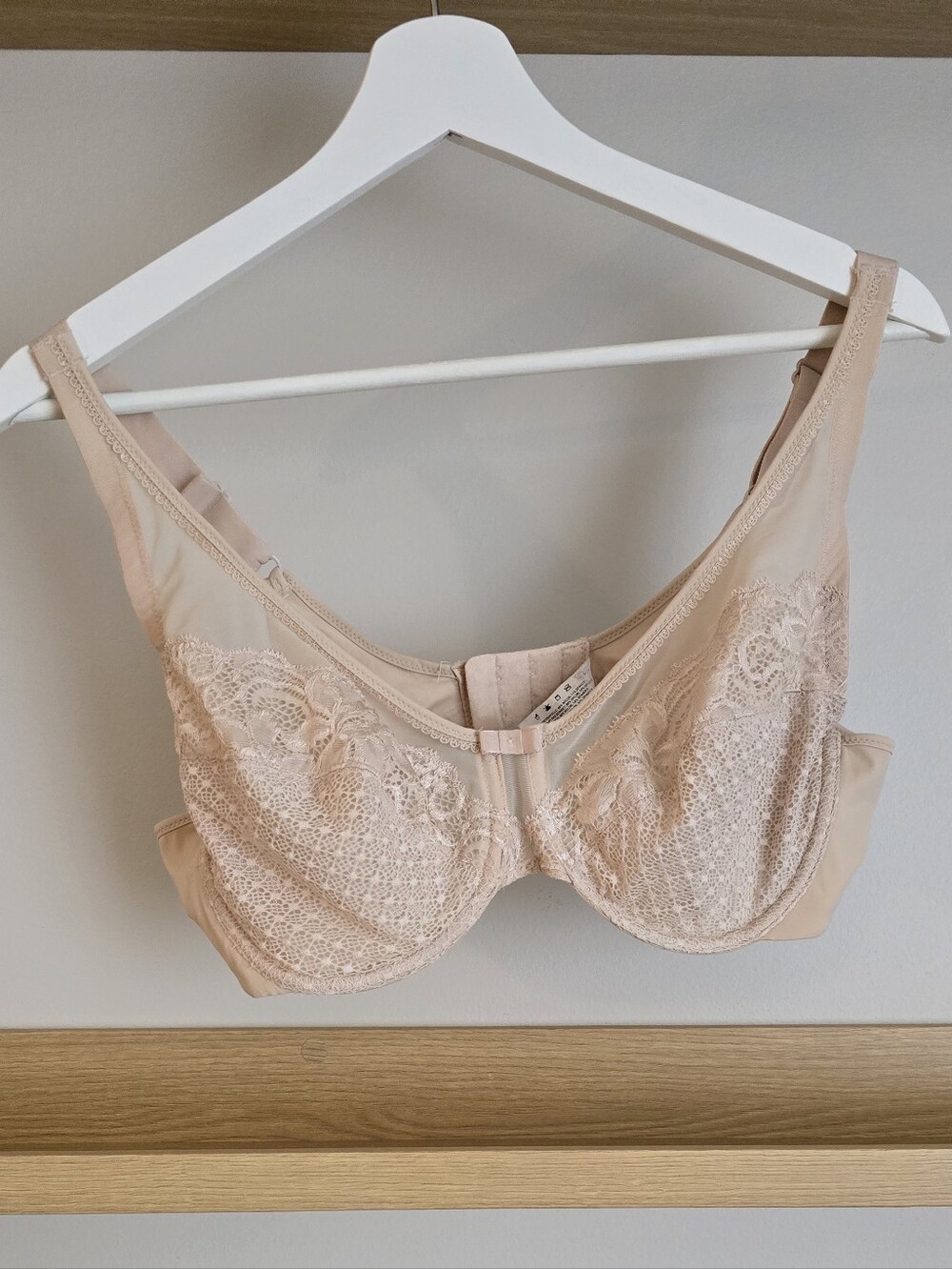 Wonderbra Lace Underwire Bra in Nude Blush